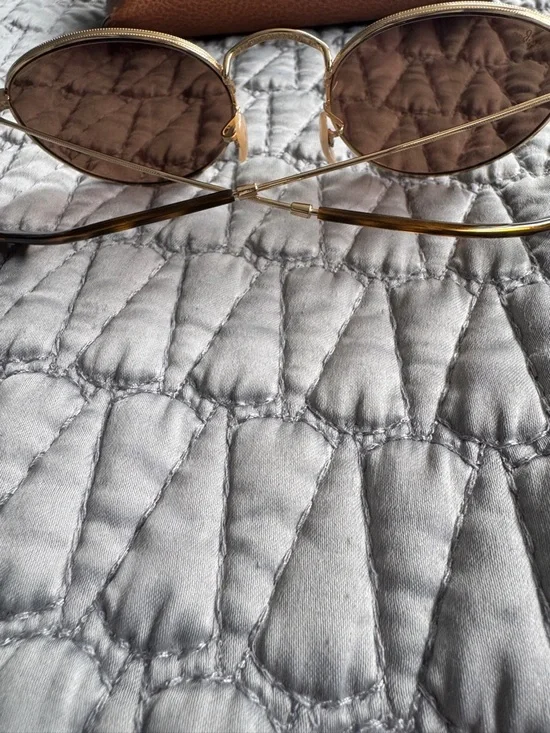 Gold Frame Ray-Ban
RB3447N Round Flat Lenses Sunglasses Pink Lenses - Picture 5 of 7